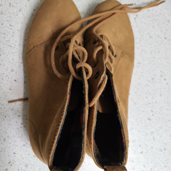 Boots - Picture 2 of 2